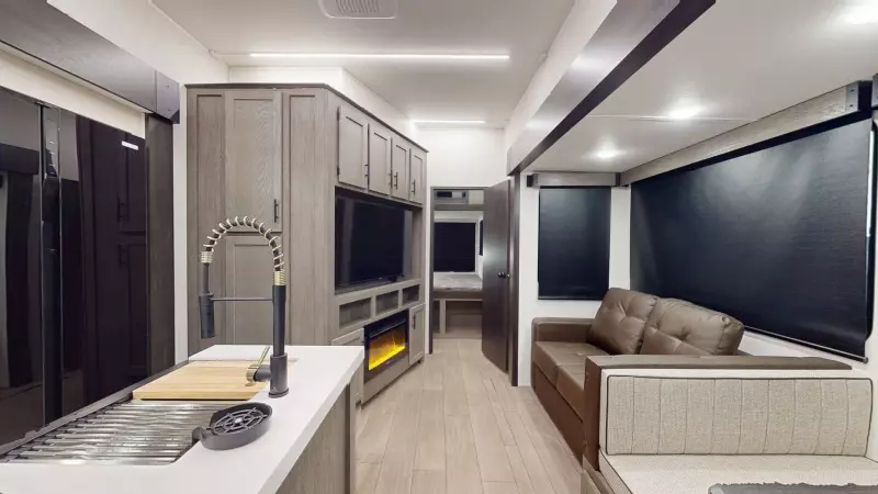 Arctic Wolf Main Room